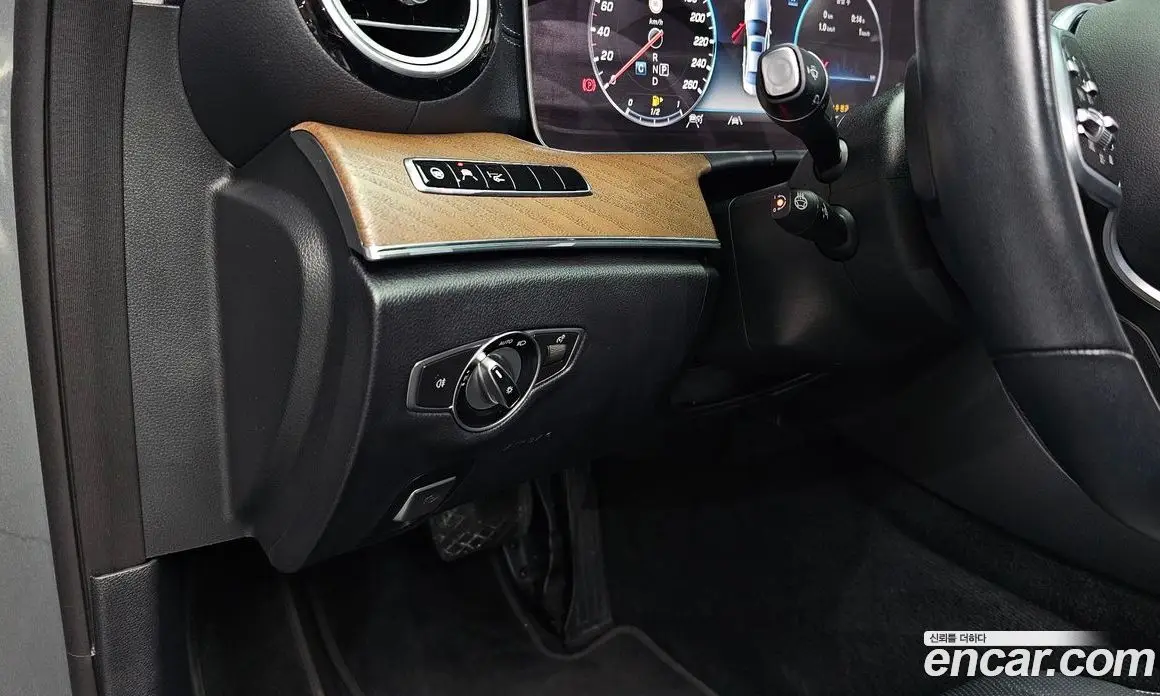 Mercedes-Benz E-Class 2020 2.0 гидро, фото 23