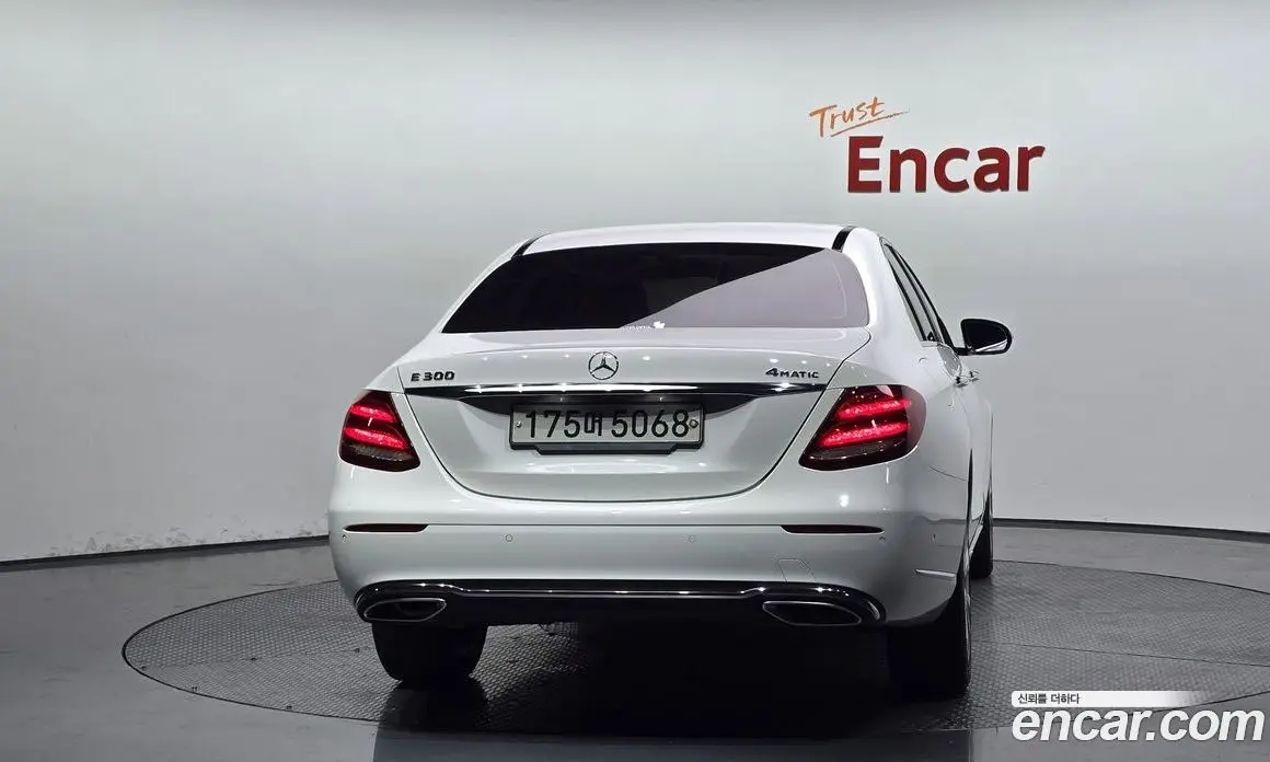 Mercedes-Benz E-Class 2020 2.0 гидро, фото 3 Mercedes-Benz E-Class 2020 2.0 гидро, фото 3