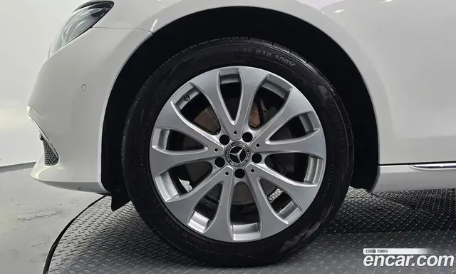 Mercedes-Benz E-Class 2020 2.0 гидро, миниатюра 4 Mercedes-Benz E-Class 2020 2.0 гидро, миниатюра 4
