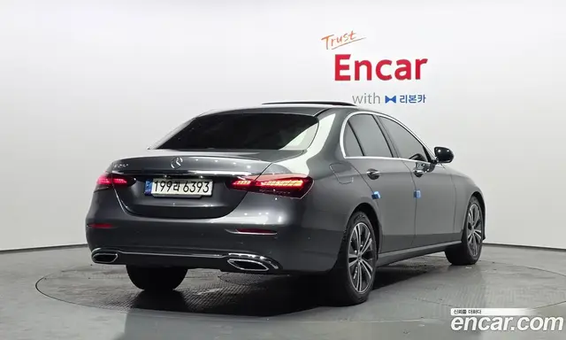 Mercedes-Benz E-Class 2021 2.0 автомат (гидро), миниатюра 2