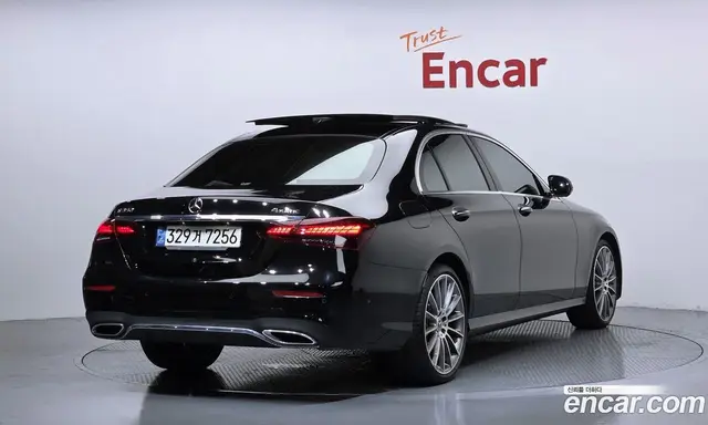 Mercedes-Benz E-Class 2022 2.0 гидро, миниатюра 2