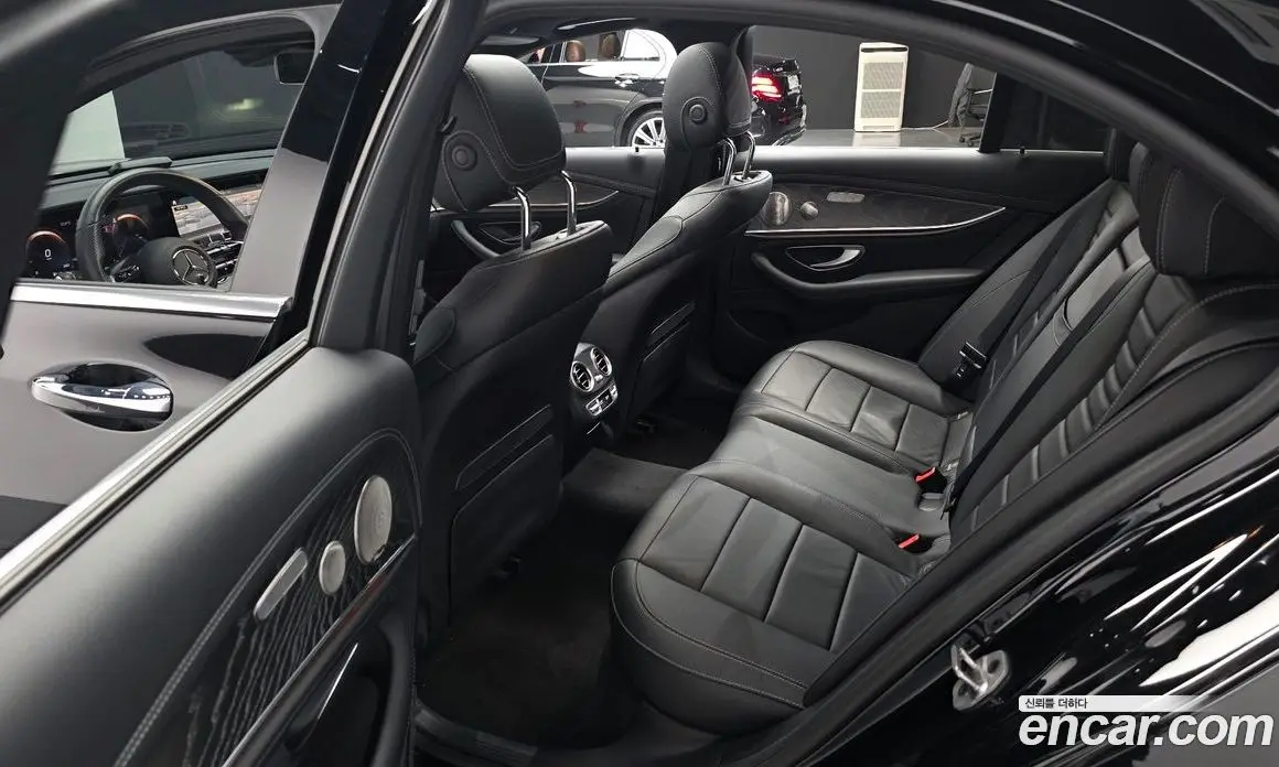 Mercedes-Benz E-Class 2022 2.0 гидро, фото 12