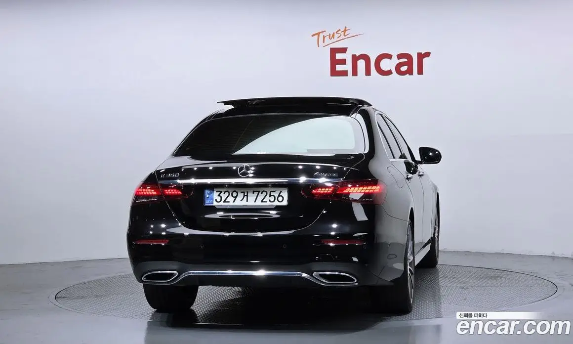 Mercedes-Benz E-Class 2022 2.0 гидро, фото 4