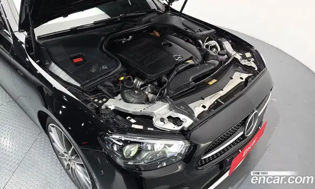 Mercedes-Benz E-Class 2022 2.0 гидро, миниатюра 6