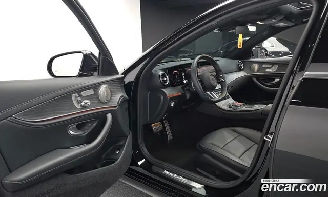 Mercedes-Benz E-Class 2022 2.0 гидро, миниатюра 10