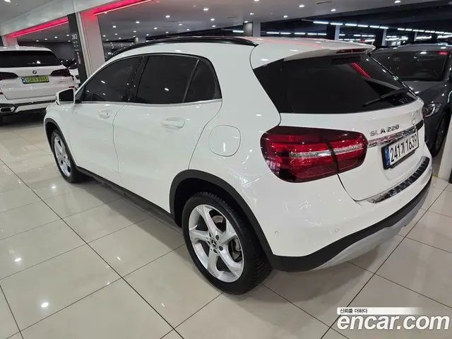 Mercedes-Benz GLA-Class 2018 2.0 гидро, миниатюра 2 Mercedes-Benz GLA-Class 2018 2.0 гидро, миниатюра 2