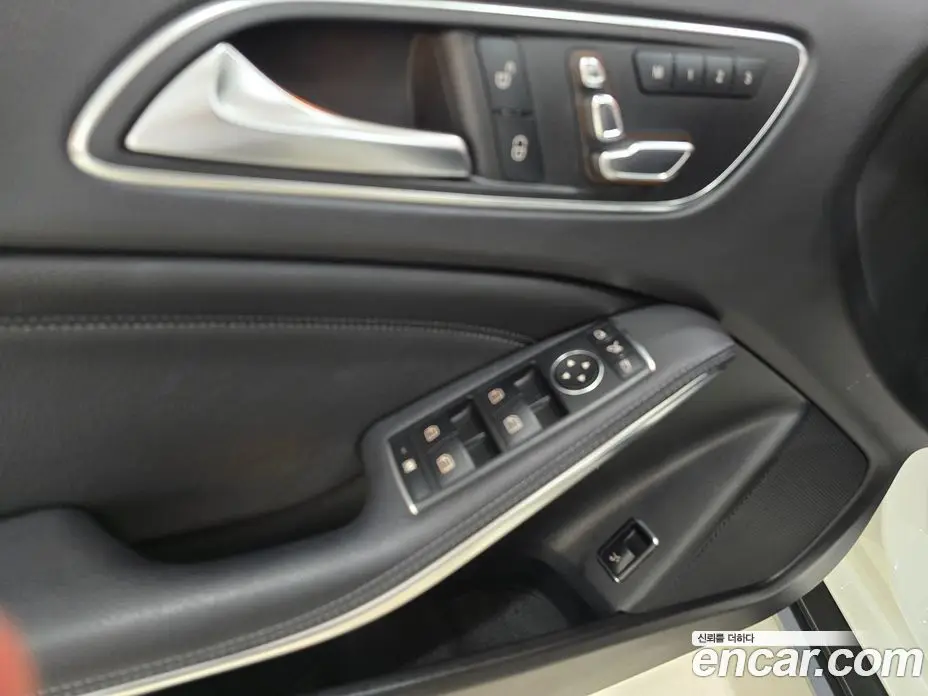 Mercedes-Benz GLA-Class 2018 2.0 гидро, фото 12 Mercedes-Benz GLA-Class 2018 2.0 гидро, фото 12