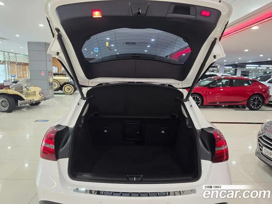 Mercedes-Benz GLA-Class 2018 2.0 гидро, фото 15 Mercedes-Benz GLA-Class 2018 2.0 гидро, фото 15