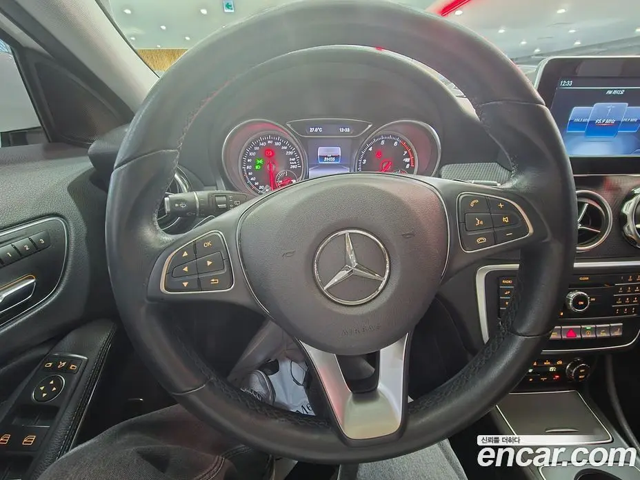 Mercedes-Benz GLA-Class 2018 2.0 гидро, фото 16 Mercedes-Benz GLA-Class 2018 2.0 гидро, фото 16
