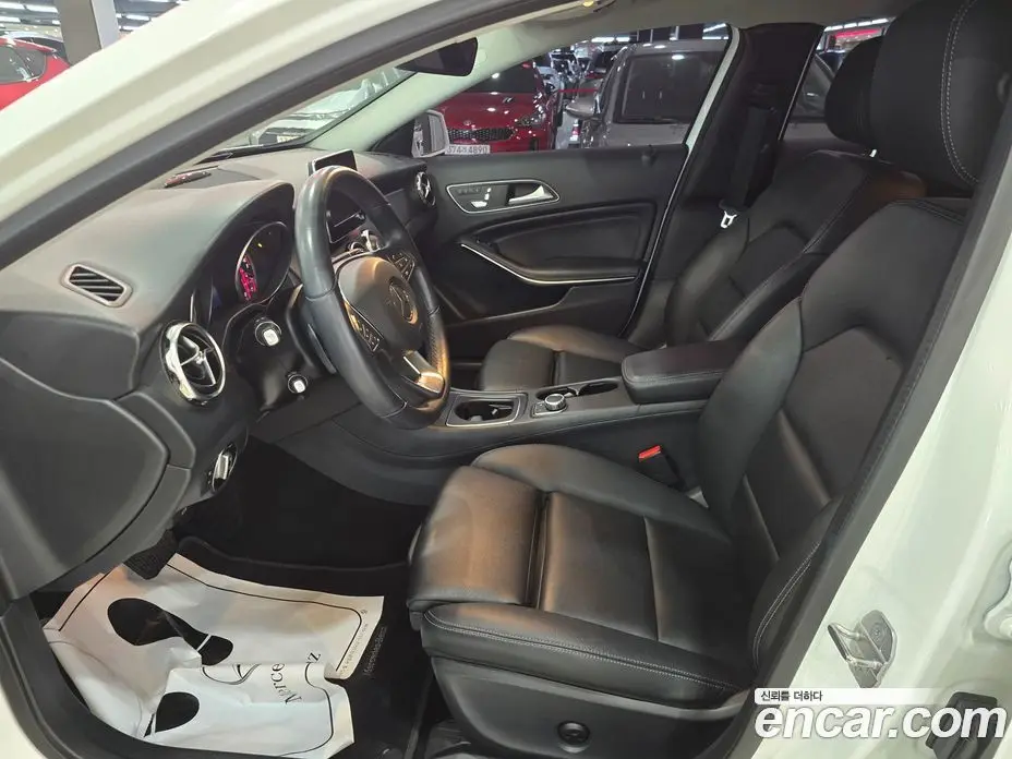 Mercedes-Benz GLA-Class 2018 2.0 гидро, фото 10 Mercedes-Benz GLA-Class 2018 2.0 гидро, фото 10