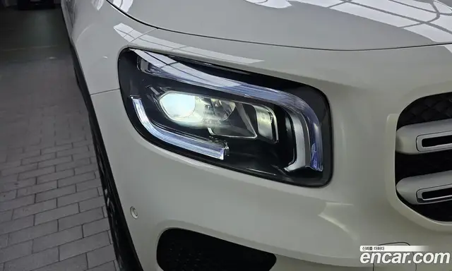 Mercedes-Benz GLB-Class 2021 2.0 гидро, миниатюра 8