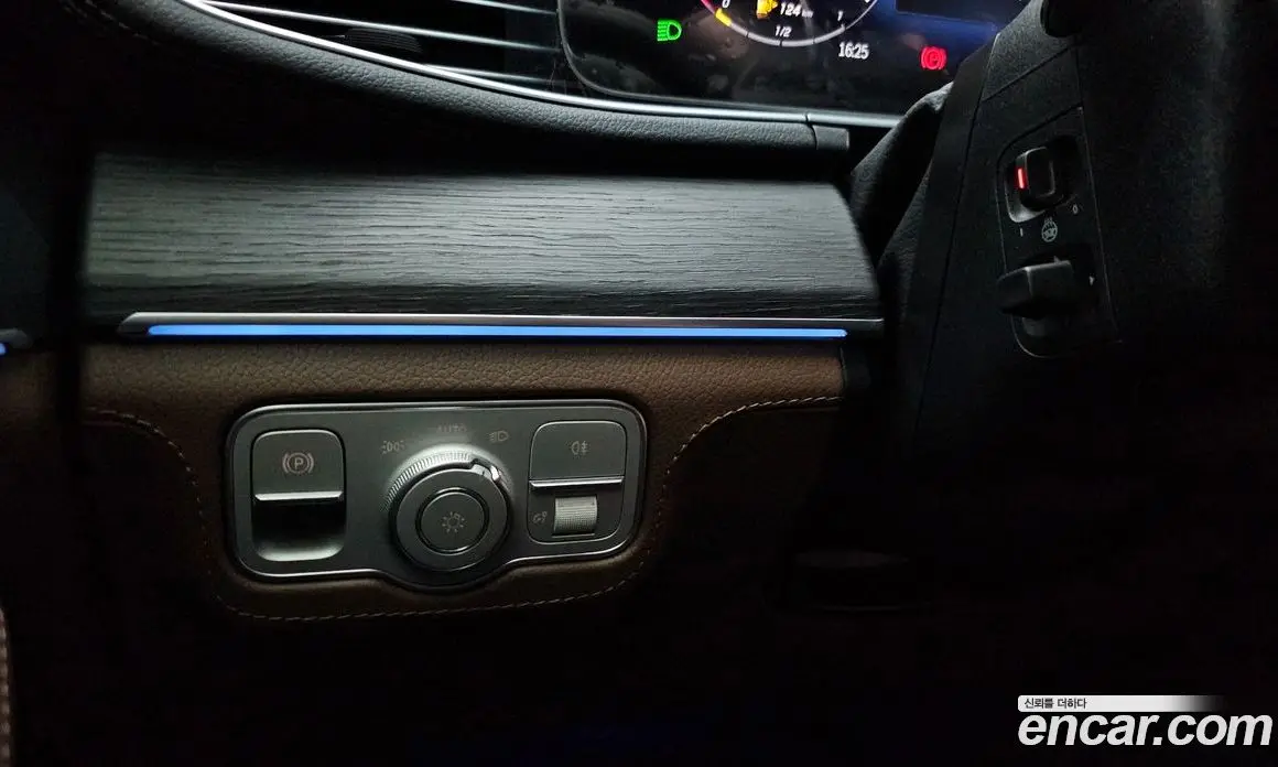 Mercedes-Benz GLE-Class 2025 2.0 гидро, фото 28