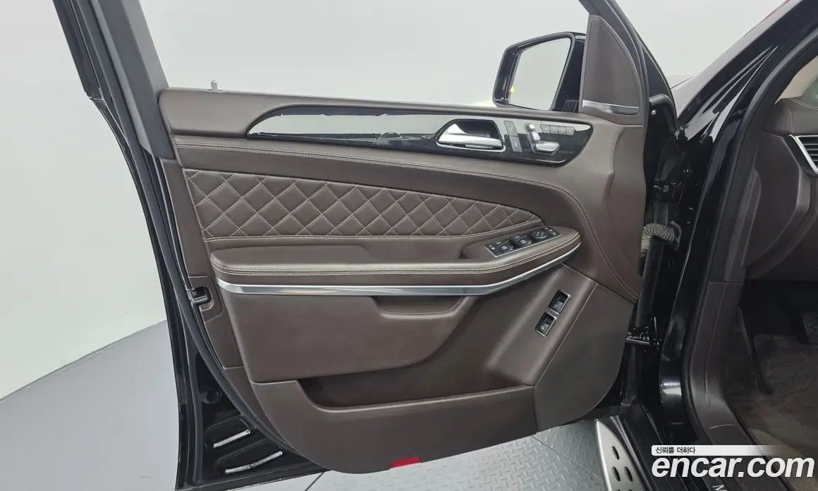 Mercedes-Benz GLS-Class 2017 4.7 гидро, фото 14 Mercedes-Benz GLS-Class 2017 4.7 гидро, фото 14