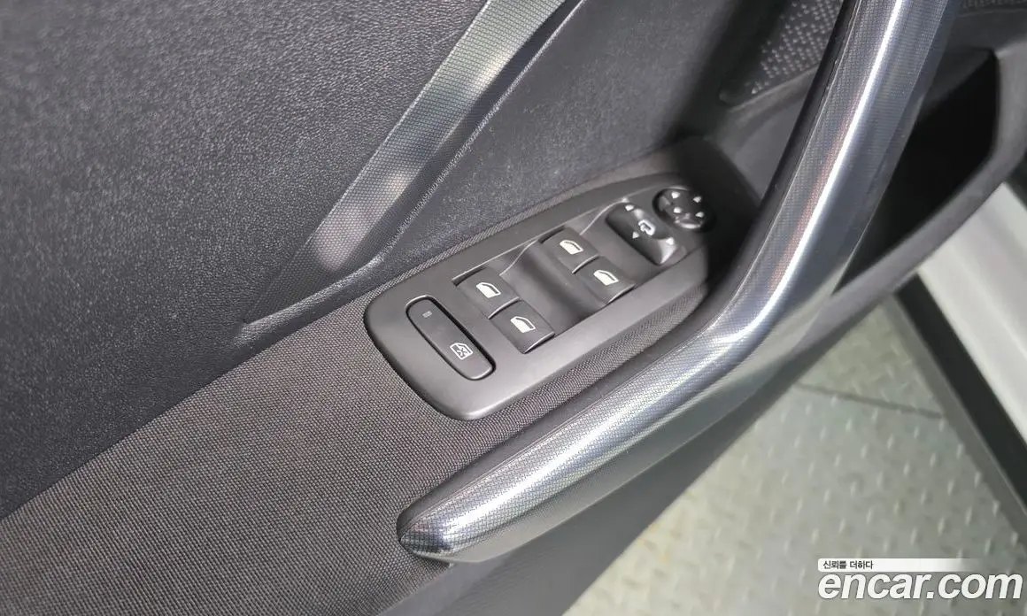 Peugeot 2008 2017 1.6 автомат (гидро), фото 16