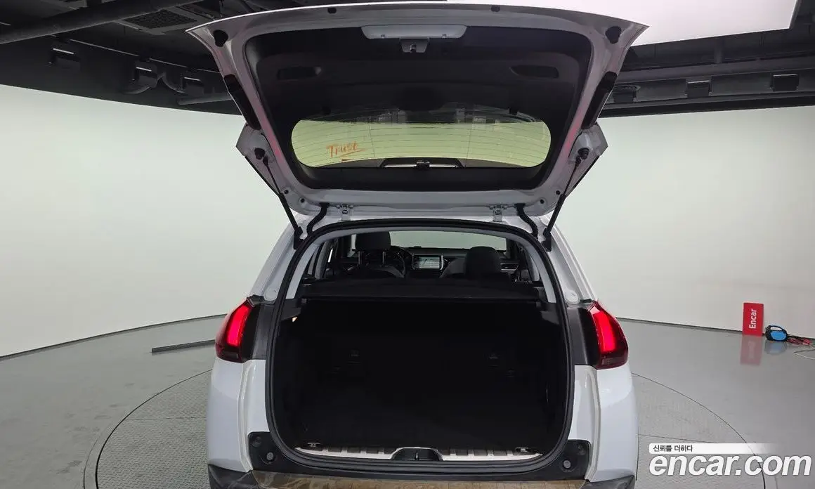 Peugeot 2008 2017 1.6 автомат (гидро), фото 20
