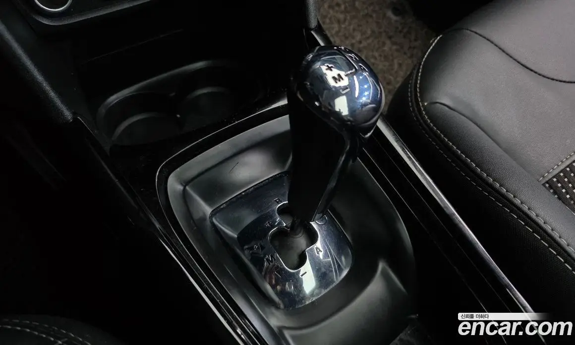 Peugeot 2008 2017 1.6 автомат (гидро), фото 9