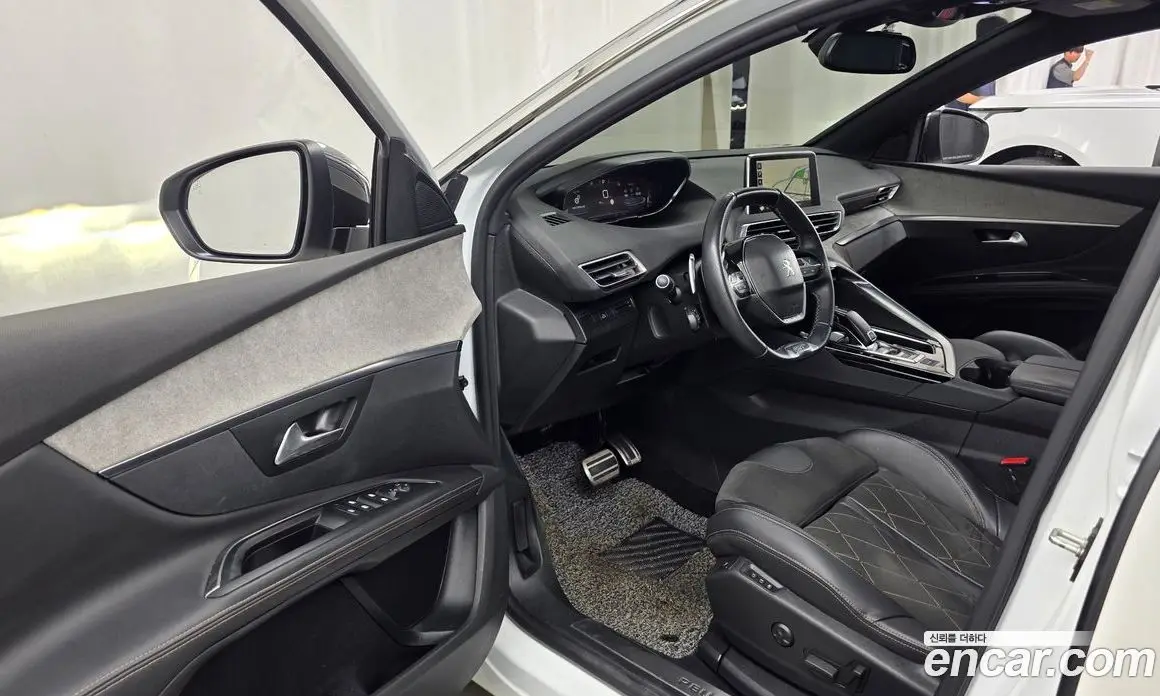 Peugeot 5008 2018 2.0 автомат (гидро), фото 13