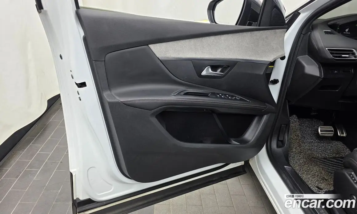 Peugeot 5008 2018 2.0 автомат (гидро), фото 14