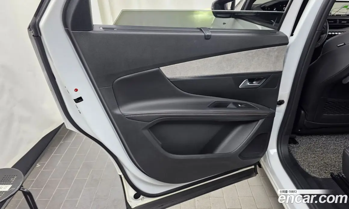 Peugeot 5008 2018 2.0 автомат (гидро), фото 15