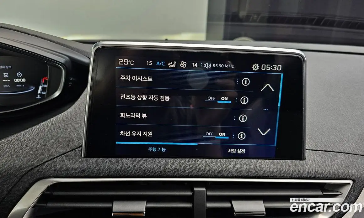 Peugeot 5008 2018 2.0 автомат (гидро), фото 18