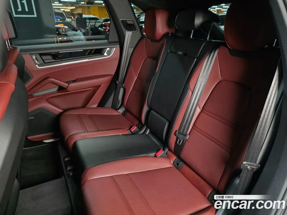Porsche Cayenne 2024 3.0 автомат (гидро), фото 14