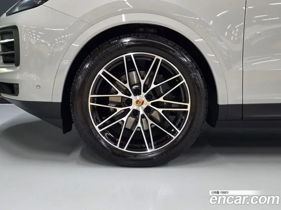 Porsche Cayenne 2024 3.0 автомат (гидро), фото 5
