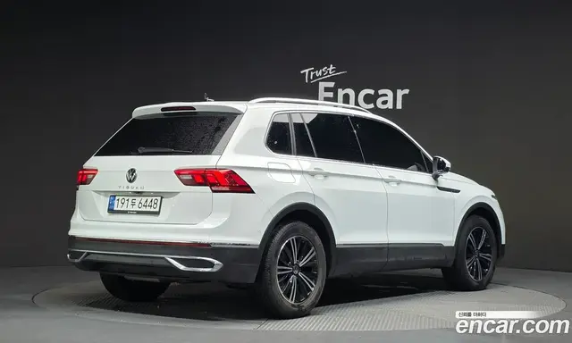 Volkswagen Tiguan 2022 2.0 автомат (гидро), миниатюра 2