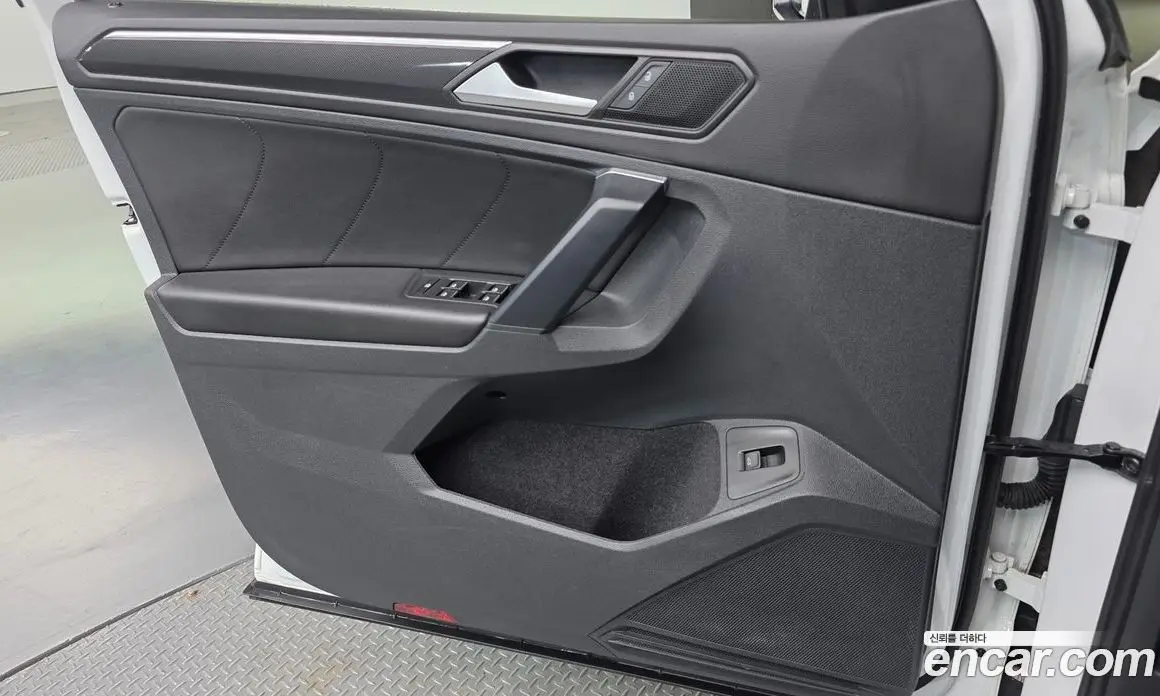 Volkswagen Tiguan 2022 2.0 автомат (гидро), фото 14