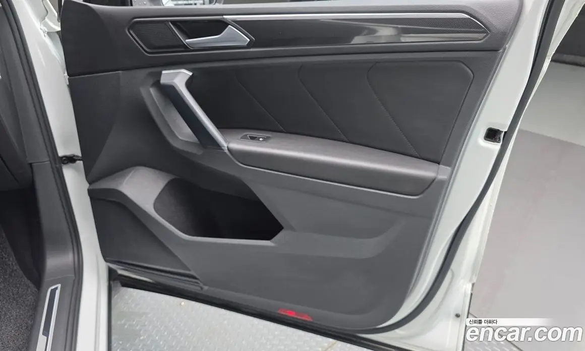 Volkswagen Tiguan 2022 2.0 автомат (гидро), фото 15