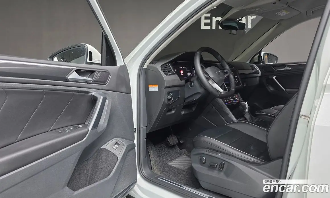 Volkswagen Tiguan 2022 2.0 автомат (гидро), фото 16