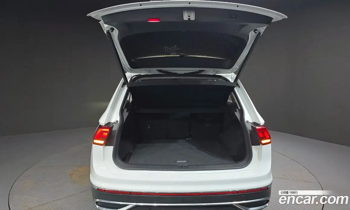Volkswagen Tiguan 2022 2.0 автомат (гидро), фото 32