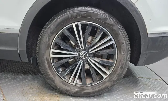 Volkswagen Tiguan 2022 2.0 автомат (гидро), миниатюра 7