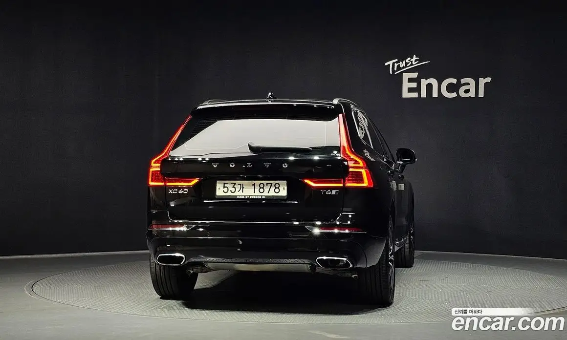 Volvo XC60 2018 2.0 автомат (гидро), фото 3