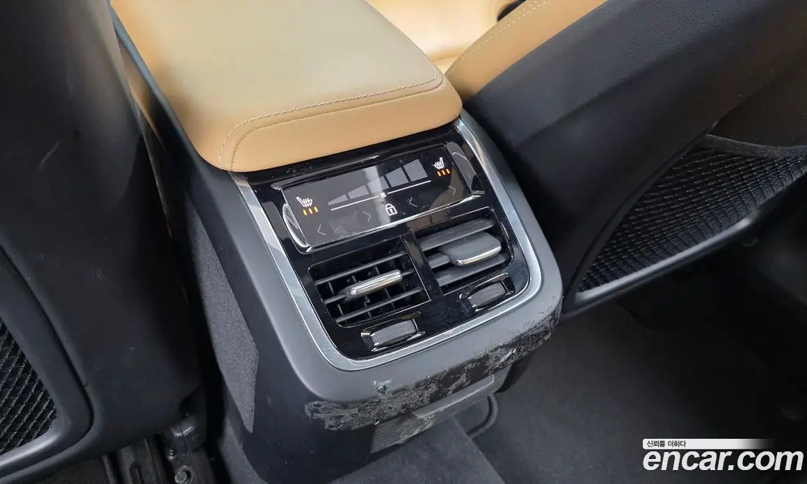 Volvo XC60 2018 2.0 автомат (гидро), фото 24