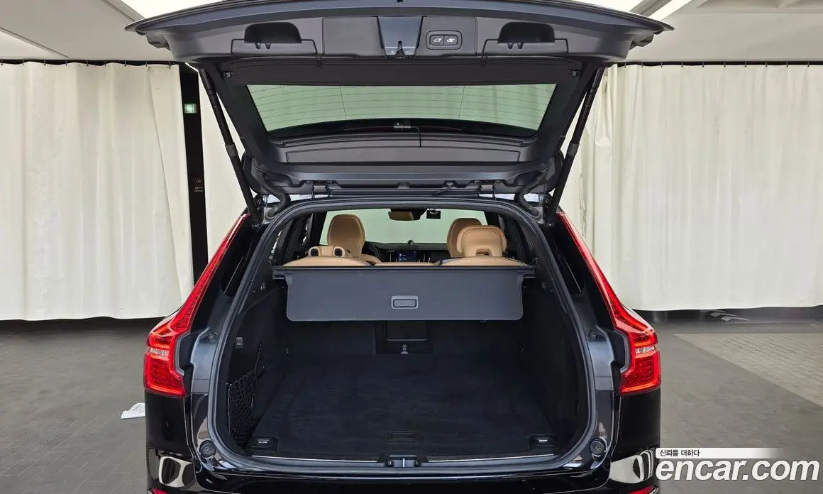 Volvo XC60 2018 2.0 автомат (гидро), фото 25