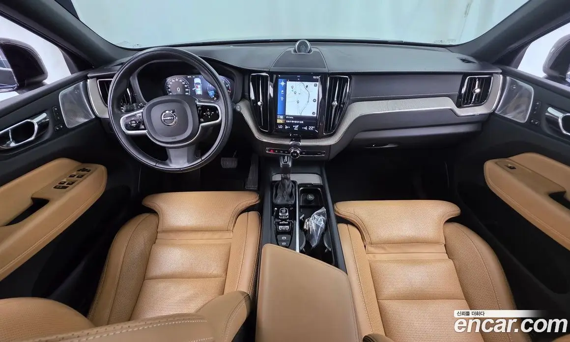 Volvo XC60 2018 2.0 автомат (гидро), фото 9