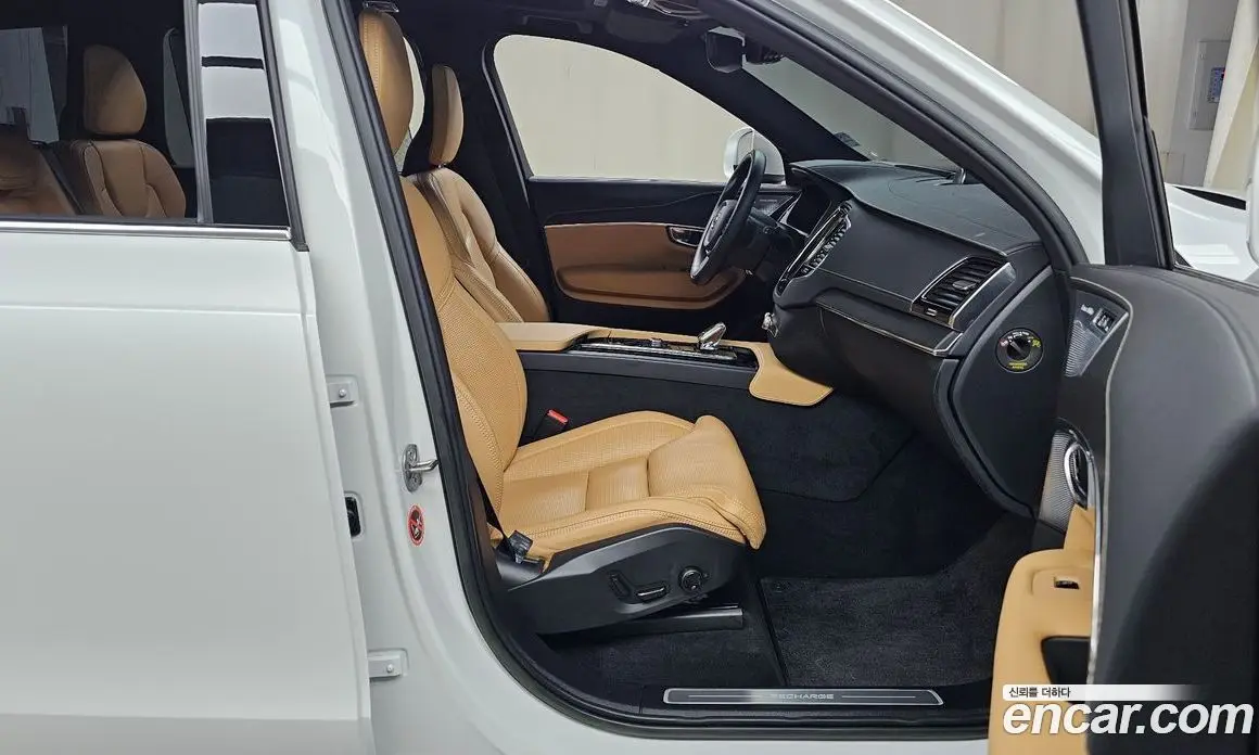 Volvo XC90 2022 2.0 автомат (гидро), фото 16