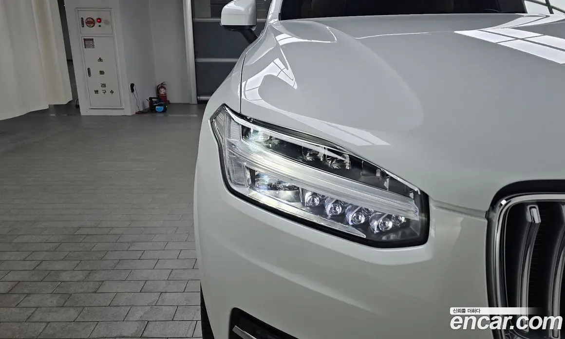 Volvo XC90 2022 2.0 автомат (гидро), фото 8