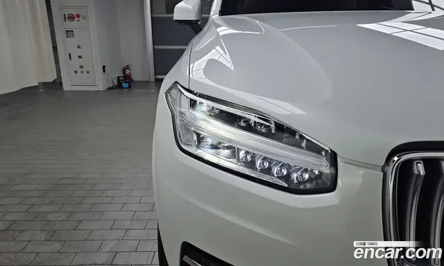 Volvo XC90 2022 2.0 автомат (гидро), миниатюра 8