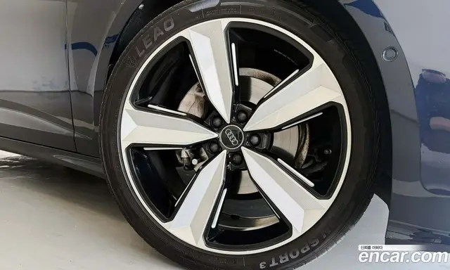 Audi A6 2022 2.0 автомат (гидро), миниатюра 12