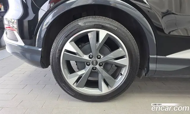 Audi Q4 e-tron 2022 0.2 автомат (гидро), миниатюра 5