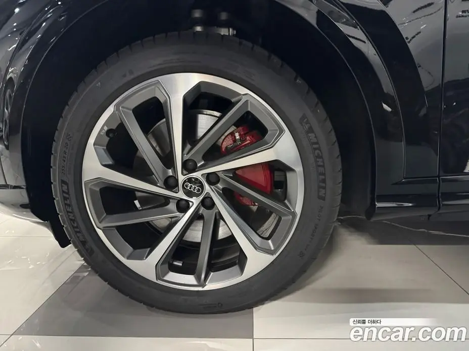 Audi Q5 2025 2.0 автомат (гидро), фото 14
