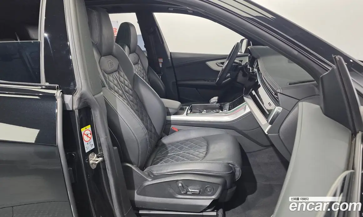 Audi Q8 2023 3.0 автомат (гидро), фото 16