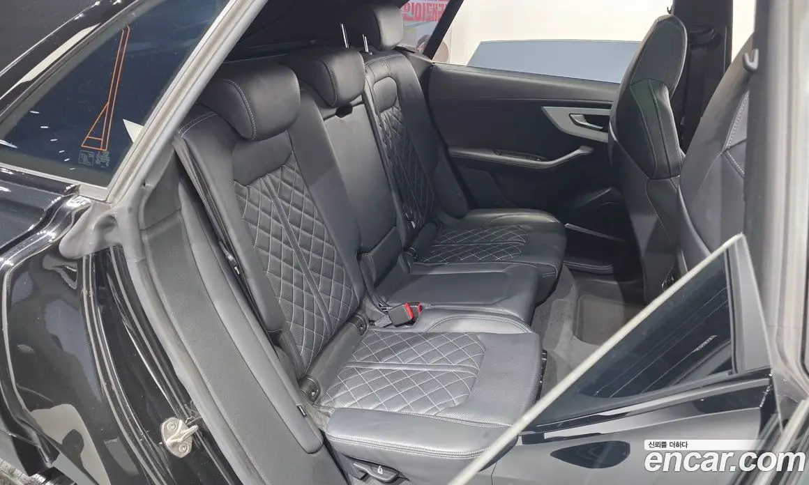 Audi Q8 2023 3.0 автомат (гидро), фото 18