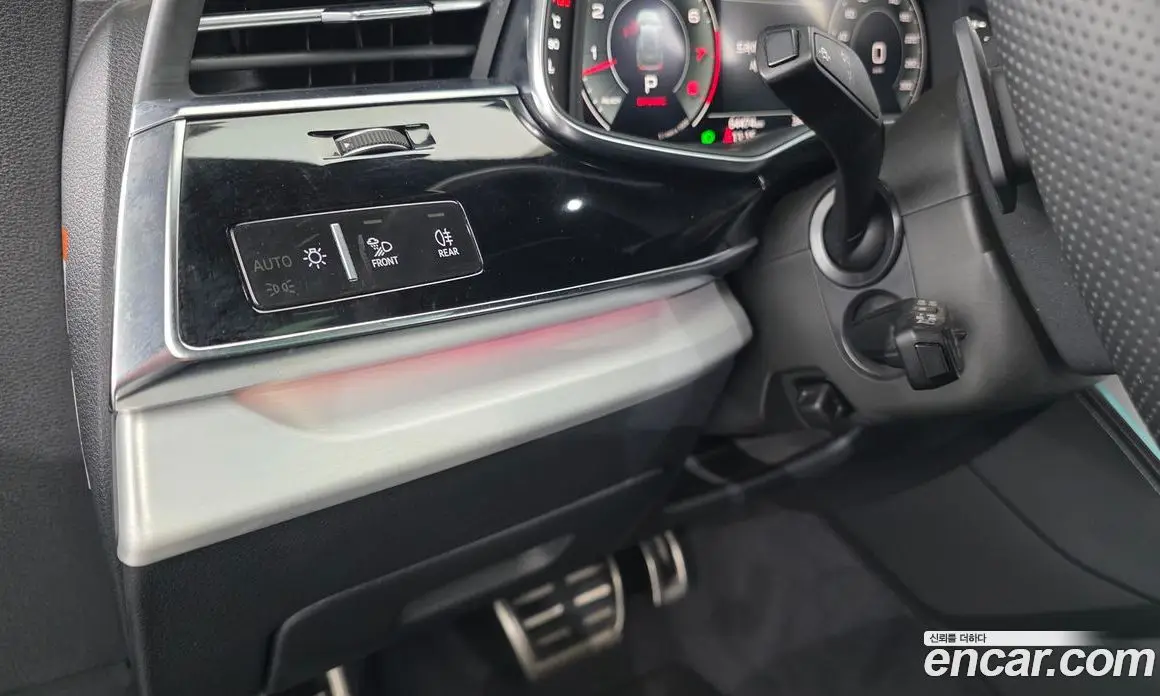 Audi Q8 2023 3.0 автомат (гидро), фото 26