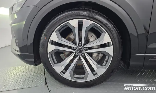 Audi Q8 2023 3.0 автомат (гидро), миниатюра 5