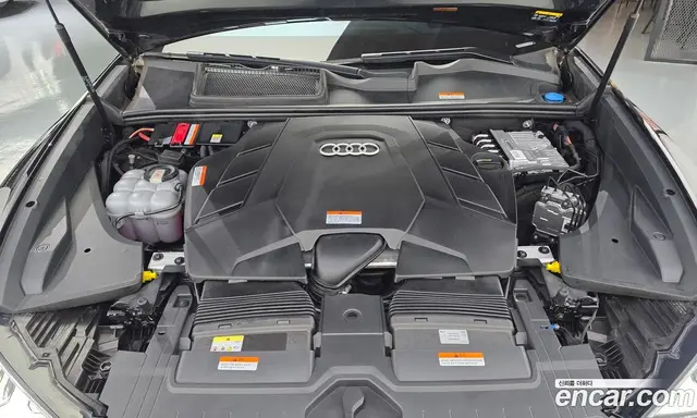 Audi Q8 2023 3.0 автомат (гидро), миниатюра 6