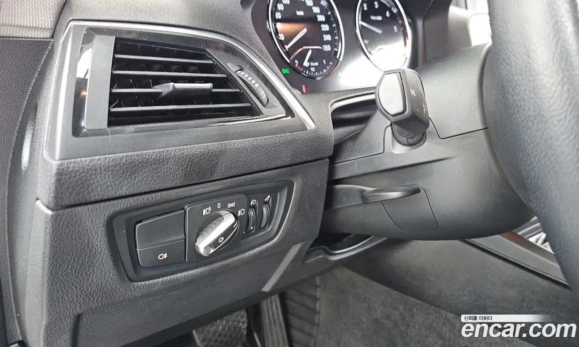 BMW 1 серия 2018 2.0 автомат (гидро), фото 16