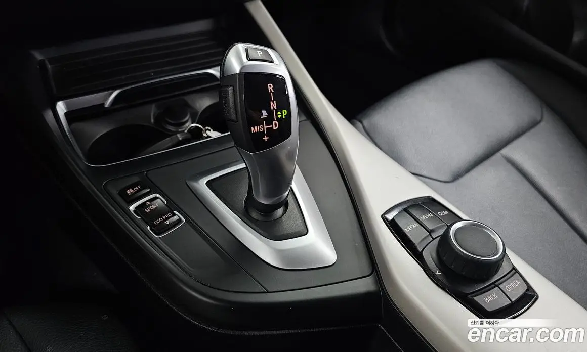 BMW 1 серия 2018 2.0 автомат (гидро), фото 9