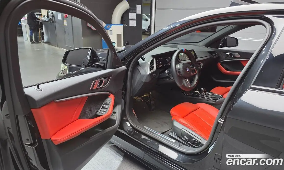 BMW 1 серия 2022 2.0 автомат (гидро), фото 13